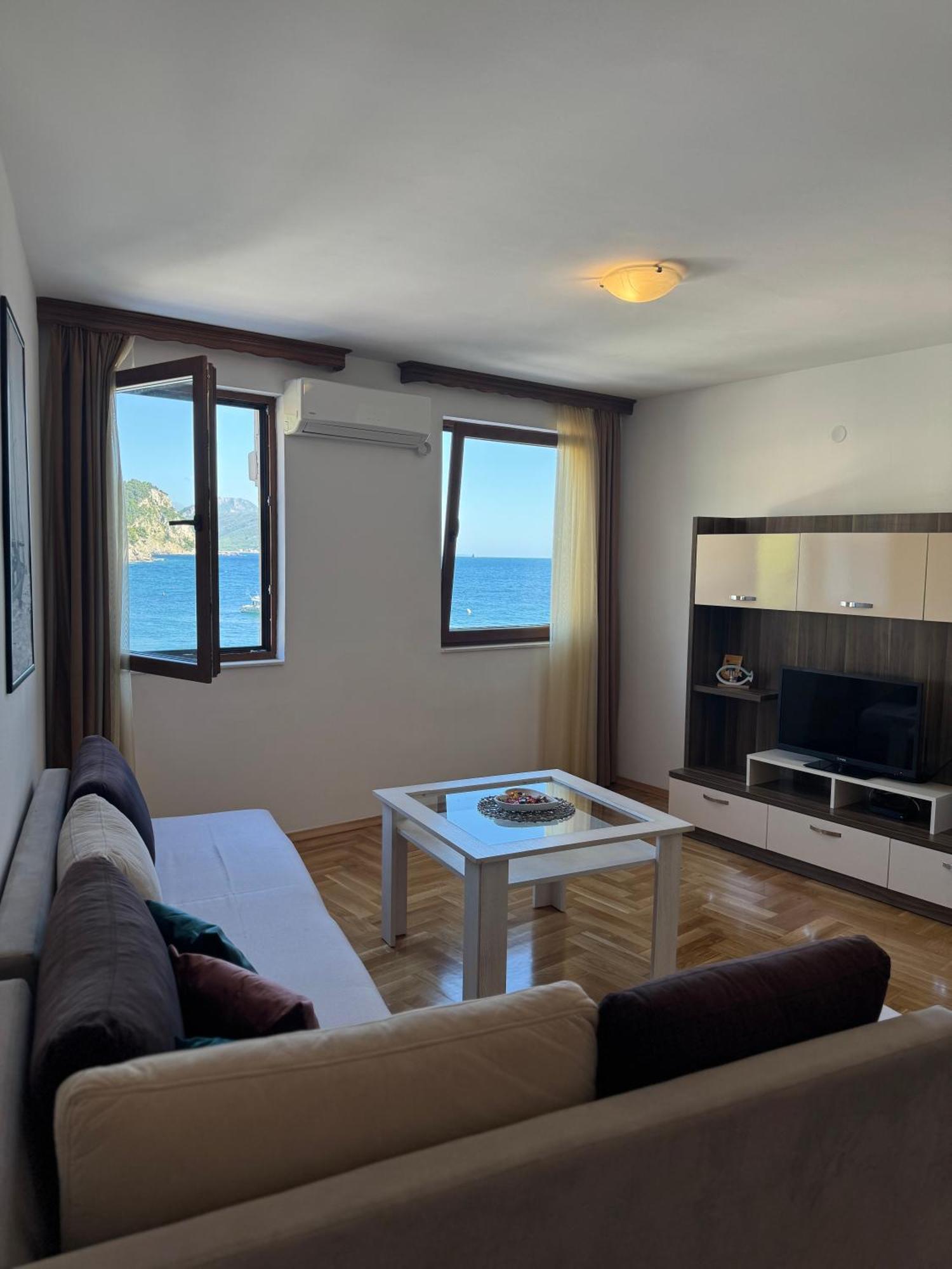 Apartments First Line Petrovac 외부 사진